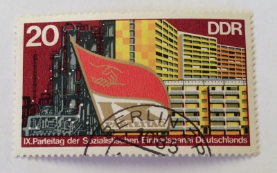 Почтовая марка ГДР (DDR) Industrial attachments, flat new buildings | Год выпуска 1976 | Код каталога Михеля (Michel) DD 2124