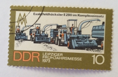 Почтовая марка ГДР (DDR) Field shredder | Год выпуска 1973 | Код каталога Михеля (Michel) DD 1832