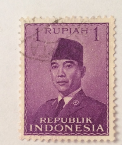 Почтовая марка Индонезия (Indonesia) President Sukarno | Год выпуска 1951 | Код каталога Михеля (Michel) ID 82-2