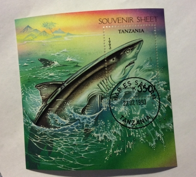 Почтовая марка Танзания (Tanzania) Bluntnose Sixgill Shark (Hexanchus grisens) | Год выпуска 1993 | Код каталога Михеля (Michel) TZ BL225