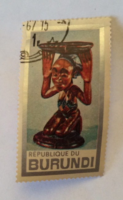 Почтовая марка Бурунди (Republique du Burundi) Seat of a chief of Bulaba-tribe | Год выпуска 1967 | Код каталога Михеля (Michel) BI 336