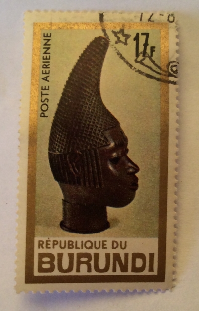 Почтовая марка Бурунди (Republique du Burundi) Sculpture of Queenmother of Benin | Год выпуска 1967 | Код каталога Михеля (Michel) BI 342