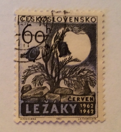 Почтовая марка Чехословакия (Ceskoslovensko ) Flowers growing from ruins of Lezaky | Год выпуска 1962 | Код каталога Михеля (Michel) CS 1347
