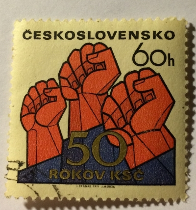 Почтовая марка Чехословакия (Ceskoslovensko) Raised fists | Год выпуска 1971 | Код каталога Михеля (Michel) CS 2006