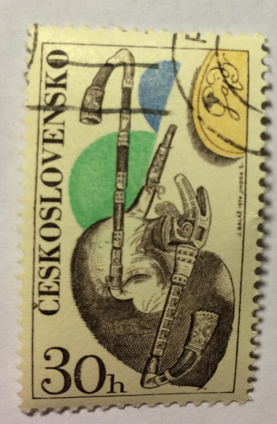 Почтовая марка Чехословакия (Ceskoslovensko) Bagpipe | Год выпуска 1974 | Код каталога Михеля (Michel) CS 2204-3