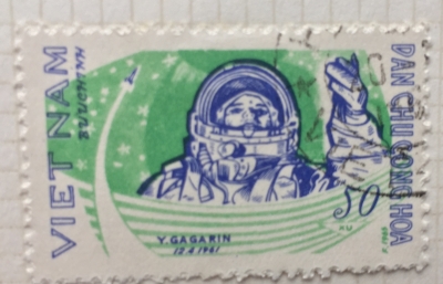 Почтовая марка Вьетнам (Vietnam) Y.A.Gagarin in Space | Год выпуска 1965 | Код каталога Михеля (Michel) VN 403