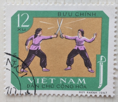 Почтовая марка Вьетнам (Vietnam) Fencing with sabres | Год выпуска 1968 | Код каталога Михеля (Michel) VN 544