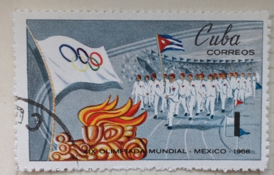 Почтовая марка Куба (Cuba correos) Entry of the Cuban team, Olympic Flag | Год выпуска 1968 | Код каталога Михеля (Michel) CU 1435