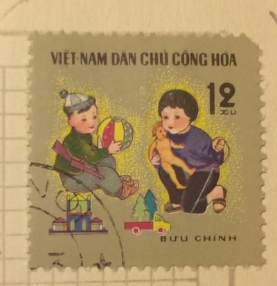 Почтовая марка Вьетнам (Vietnam) Playing Kids | Год выпуска 1970 | Код каталога Михеля (Michel) VN 600
