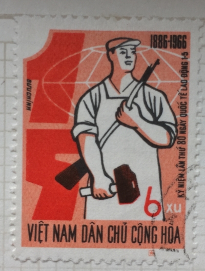 Почтовая марка Вьетнам (Vietnam) Worker | Год выпуска 1966 | Код каталога Михеля (Michel) VN 443