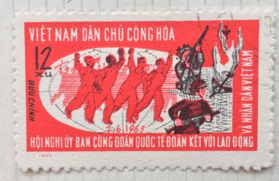 Почтовая марка Вьетнам (Vietnam) World solidarity with Vietnam | Год выпуска 1965 | Код каталога Михеля (Michel) VN 368