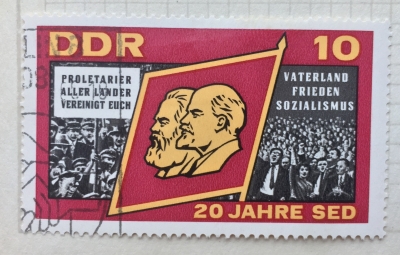 Почтовая марка ГДР (DDR) Flag with Marx and Lenin | Год выпуска 1966 | Код каталога Михеля (Michel) DD 1174