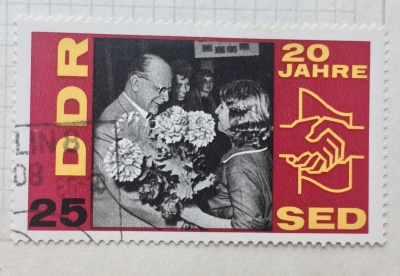 Почтовая марка ГДР (DDR) W. Ulbricht with workers | Год выпуска 1966 | Код каталога Михеля (Michel) DD 1177
