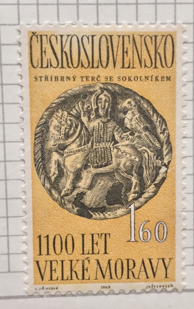 Почтовая марка Чехословакия (Ceskoslovensko) Falconer, 9th cent. silver disk | Год выпуска 1969 | Код каталога Михеля (Michel) CS 1408