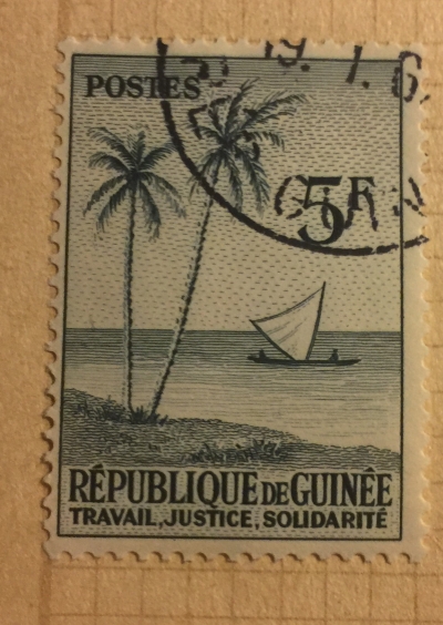 Почтовая марка Республика Гвинея (Rebulique de Guinee) Palm trees and sailing ship | Год выпуска 1959 | Код каталога Михеля (Michel) GN 11