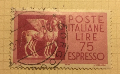 Почтовая марка Италия (Poste Italiane) Etruscan Winged Horses | Год выпуска 1958 | Код каталога Михеля (Michel) IT 1002