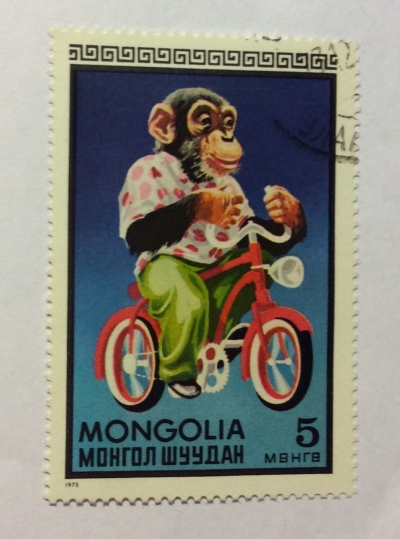 Почтовая марка Монголия - Монгол шуудан (Mongolia) Monkey on bike | Год выпуска 1973 | Код каталога Михеля (Michel) MN 756