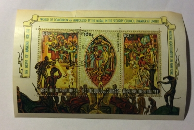 Почтовая марка Республика Гвинея (Rebulique de Guinee) World of Tomorrow - Jose Vanetti's Mural, Conference Buildin | Год выпуска 1967 | Код каталога Михеля (Michel) GN BL25