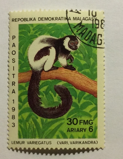 Почтовая марка Мадагаскар (Repoblika Malagasy) Black-and-white Ruffed Lemur (Varecia variegata) | Год выпуска 1983 | Код каталога Михеля (Michel) MG 926