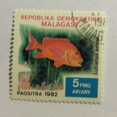 Почтовая марка Мадагаскар (Repoblika Malagasy) Emperor Red Snapper (Lutianus sebae) | Год выпуска 1982 | Код каталога Михеля (Michel) MG 907