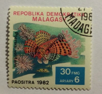 Почтовая марка Мадагаскар (Repoblika Malagasy) Red Lionfish (Pterois volitans) | Год выпуска 1982 | Код каталога Михеля (Michel) MG 909