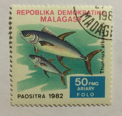 Почтовая марка Мадагаскар (Repoblika Malagasy) Yellowfin Tuna (Thunnus albacares) | Год выпуска 1982 | Код каталога Михеля (Michel) MG 910