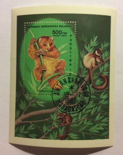 Почтовая марка Мадагаскар (Repoblika Malagasy) Potto (Perodicticus potto) | Год выпуска 1983 | Код каталога Михеля (Michel) MG BL22